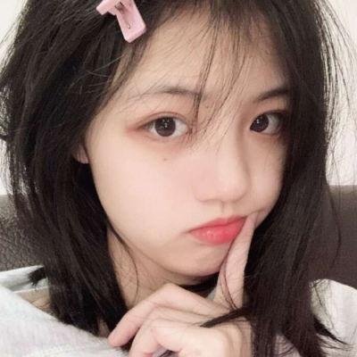 女孩舞步